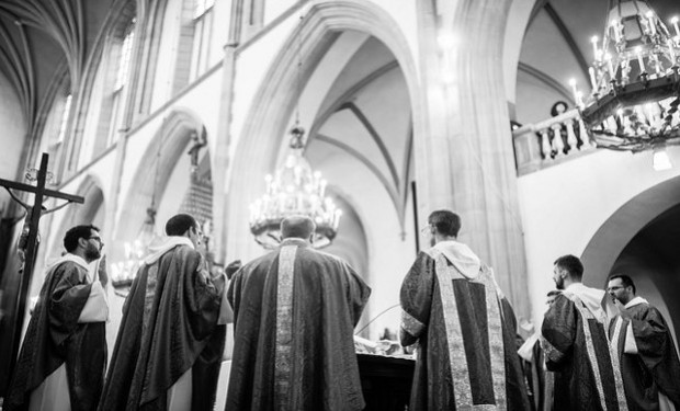 Amoris Laetitia. Mons. Luigi Negri media
